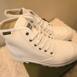 PALLADIUM Pampa Hi Desert Boot Women’s 9.5/Men Size 8 NEW